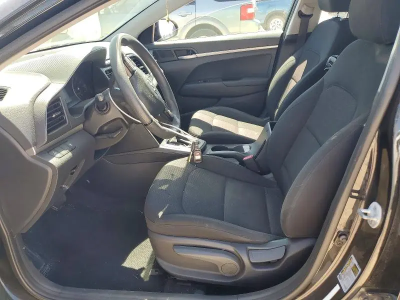 2019 HYUNDAI ELANTRA SE  