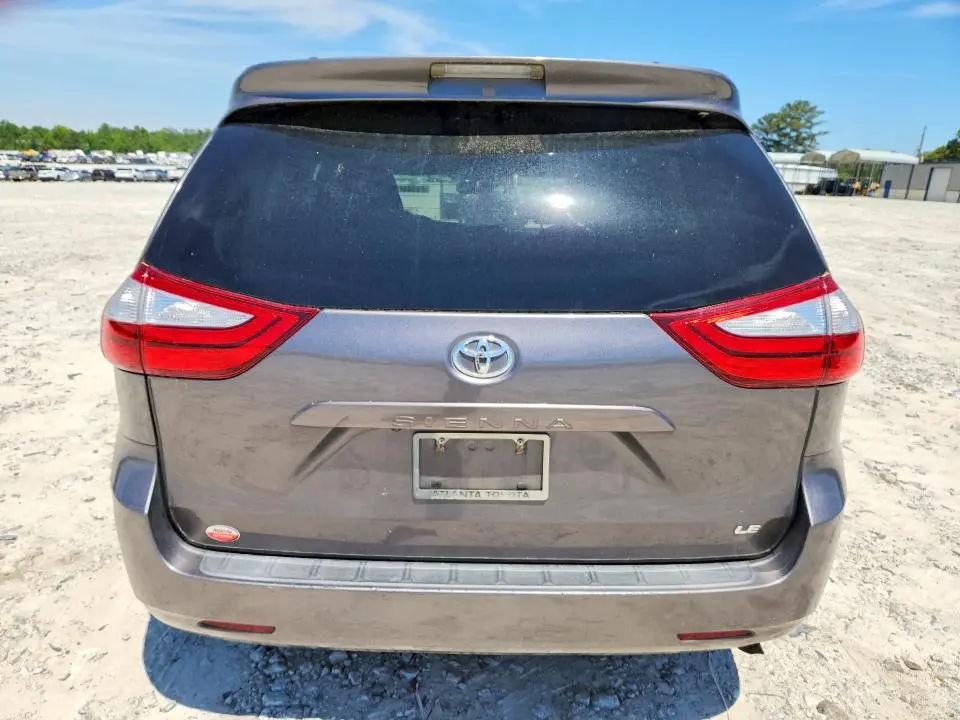2016 TOYOTA SIENNA LE  