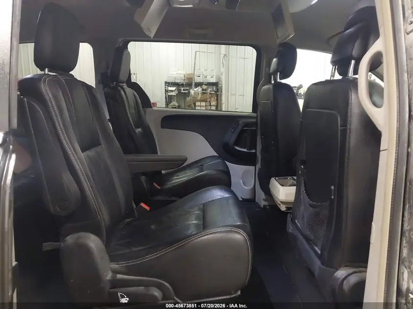 2016 CHRYSLER TOWN & COUNTRY TOURING