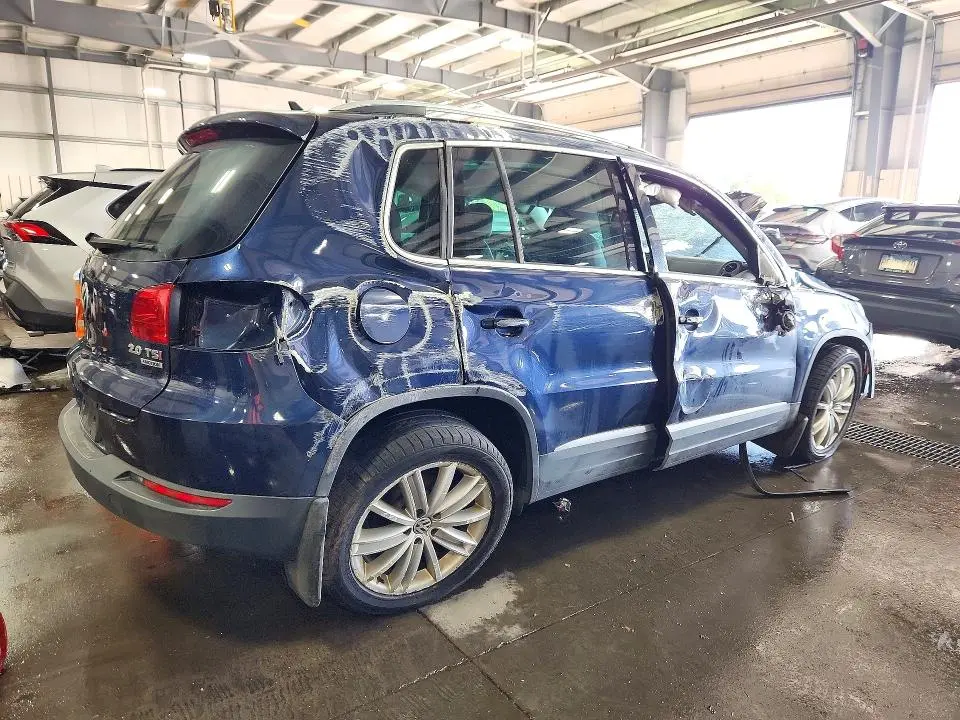 2014 VOLKSWAGEN TIGUAN S  