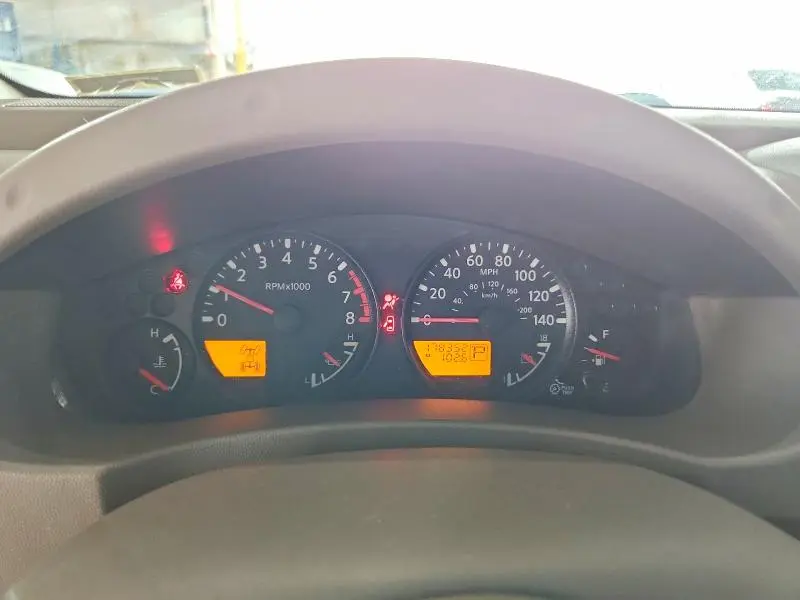 2010 NISSAN FRONTIER SE V6  