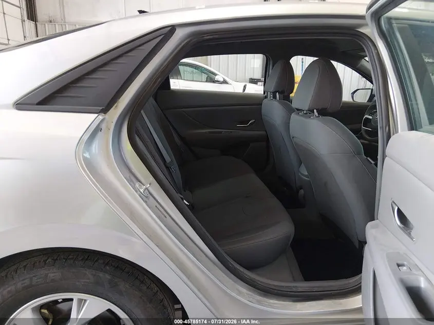 2021 HYUNDAI ELANTRA SE