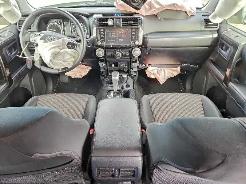 2023 TOYOTA 4RUNNER SE  