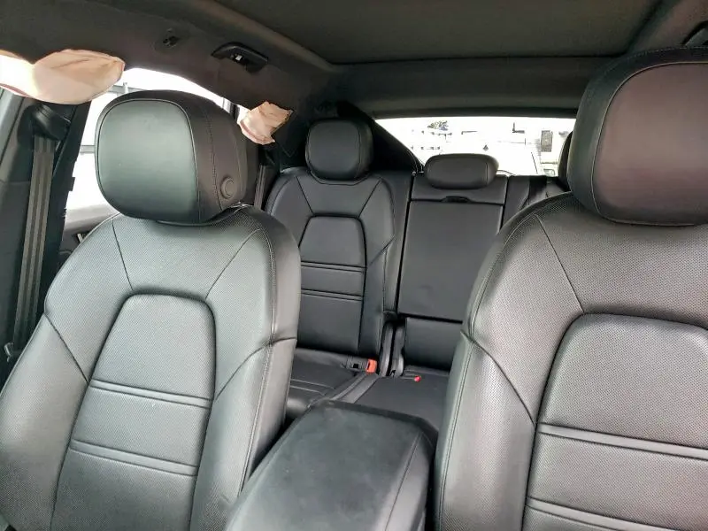 2019 PORSCHE CAYENNE   