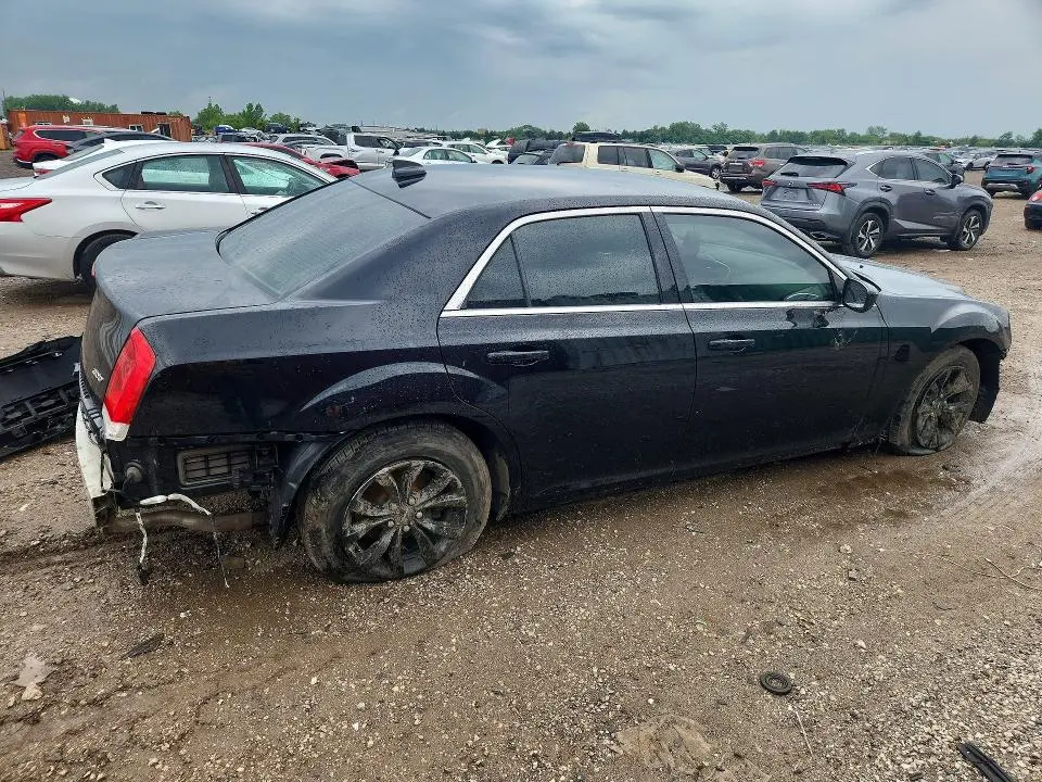 2015 CHRYSLER 300 LIMITED  