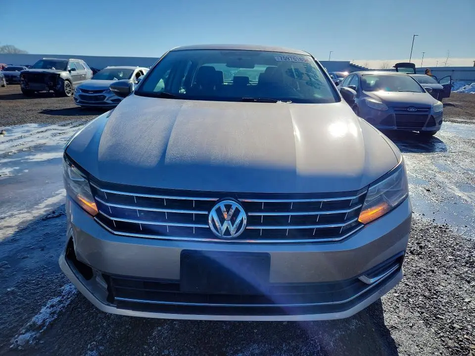2016 VOLKSWAGEN PASSAT S  