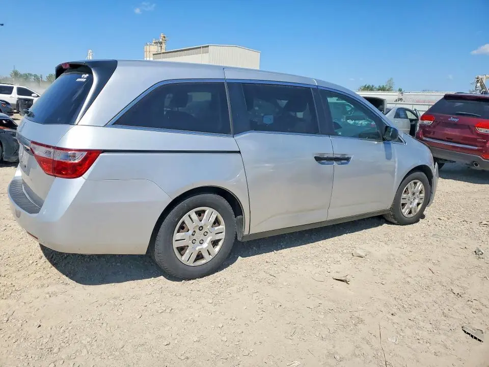 2011 HONDA ODYSSEY LX  