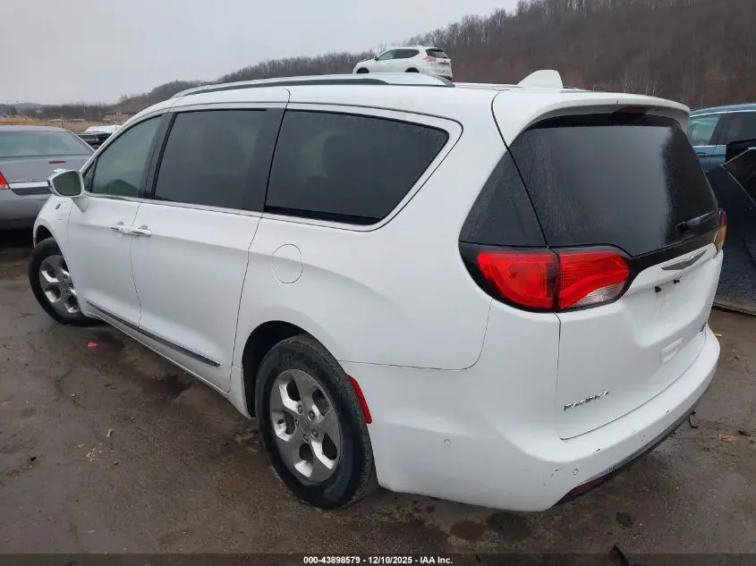 2018 CHRYSLER PACIFICA HYBRID LIMITED