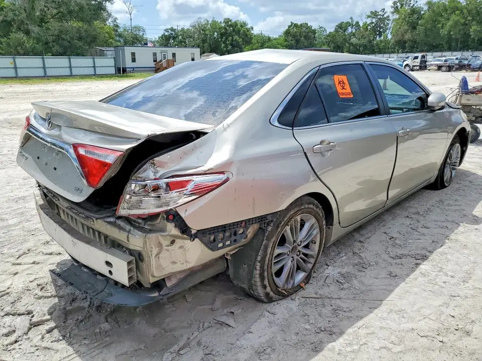 2017 TOYOTA CAMRY SE  