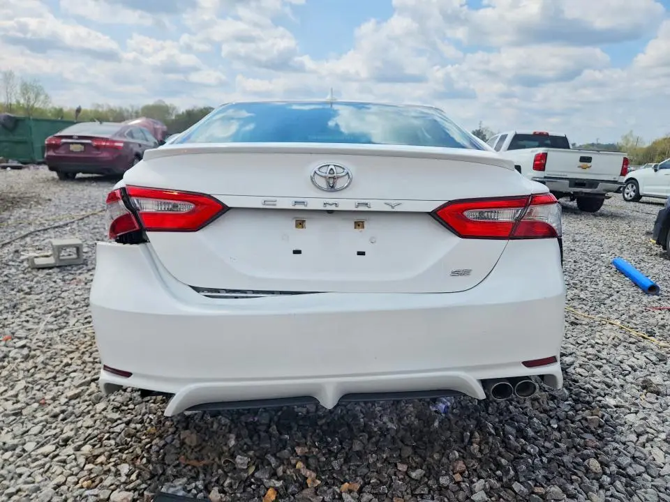 2019 TOYOTA CAMRY SE  