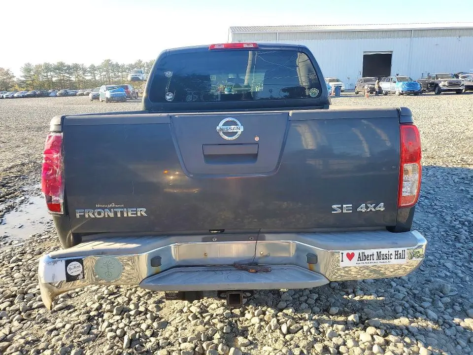 2010 NISSAN FRONTIER SE V6  
