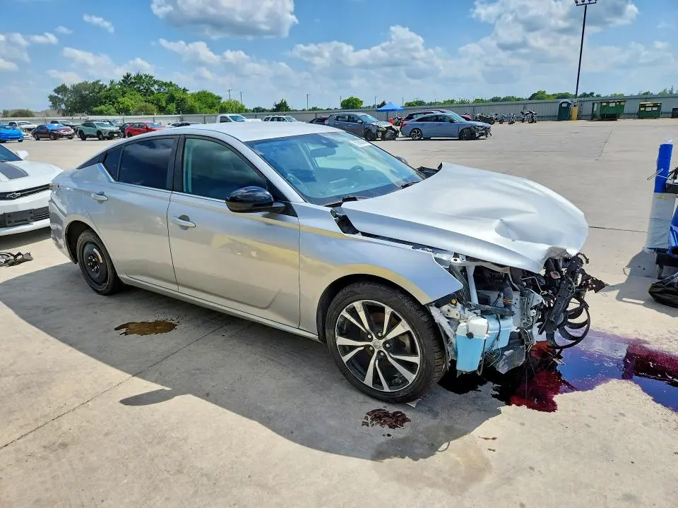 2020 NISSAN ALTIMA SR  