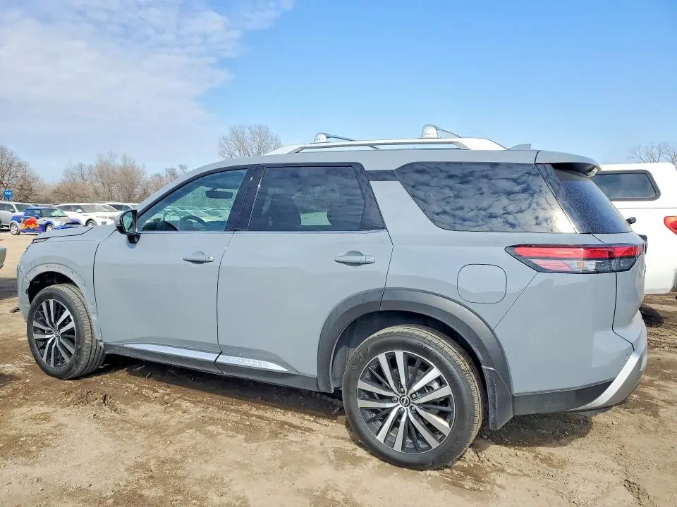 2024 NISSAN PATHFINDER PLATINUM  