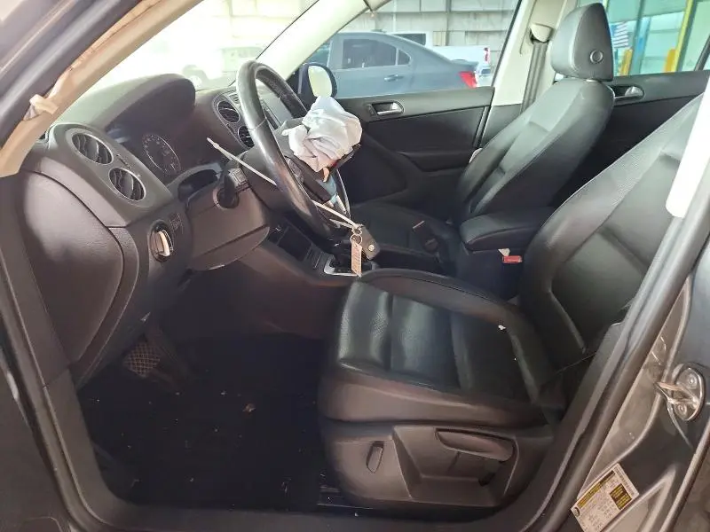 2012 VOLKSWAGEN TIGUAN S  