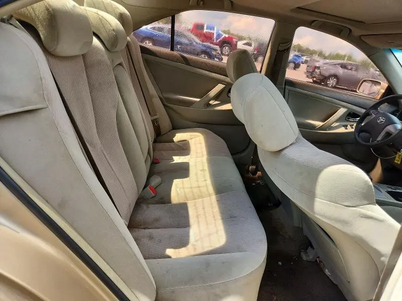 2010 TOYOTA CAMRY LE  