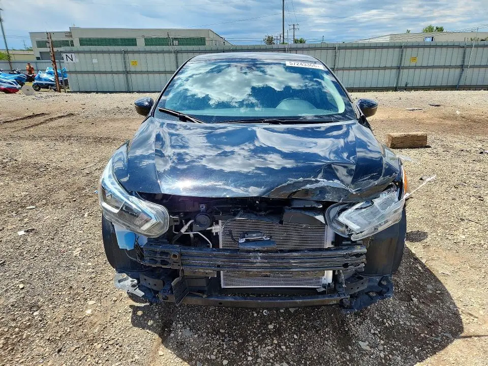 2021 NISSAN VERSA SV  