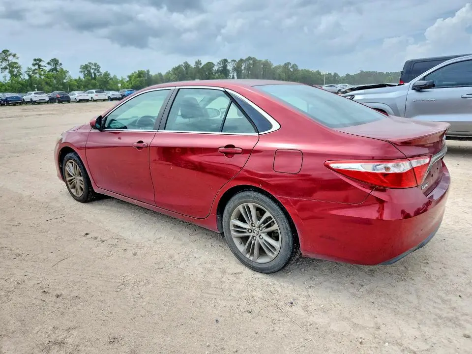 2015 TOYOTA CAMRY SE  
