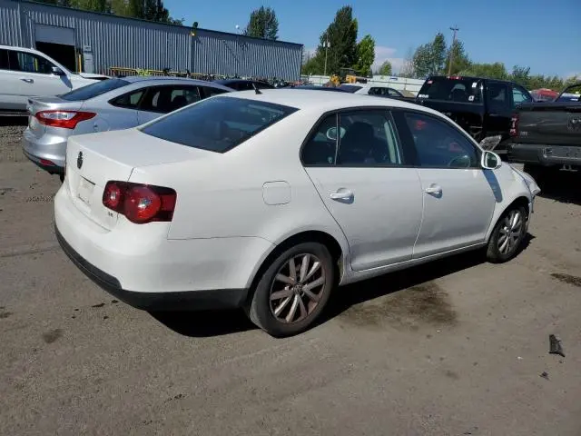 2010 VOLKSWAGEN JETTA SE  
