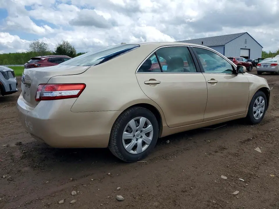 2010 TOYOTA CAMRY LE  