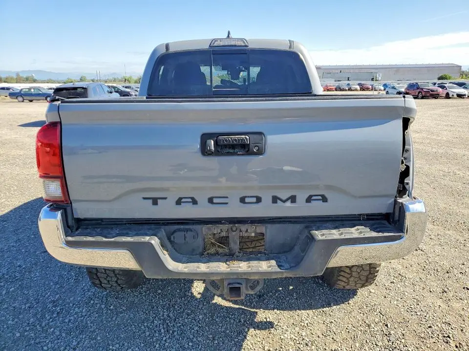 2019 TOYOTA TACOMA SR5 V6  