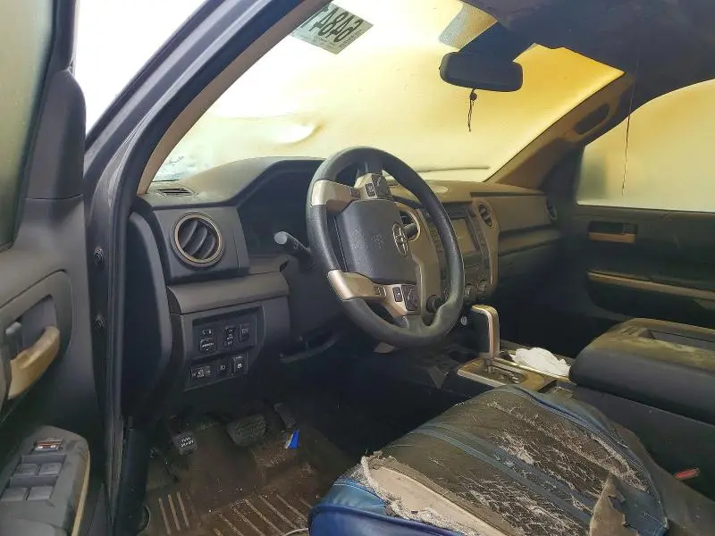 2018 TOYOTA TUNDRA CREWMAX SR5  