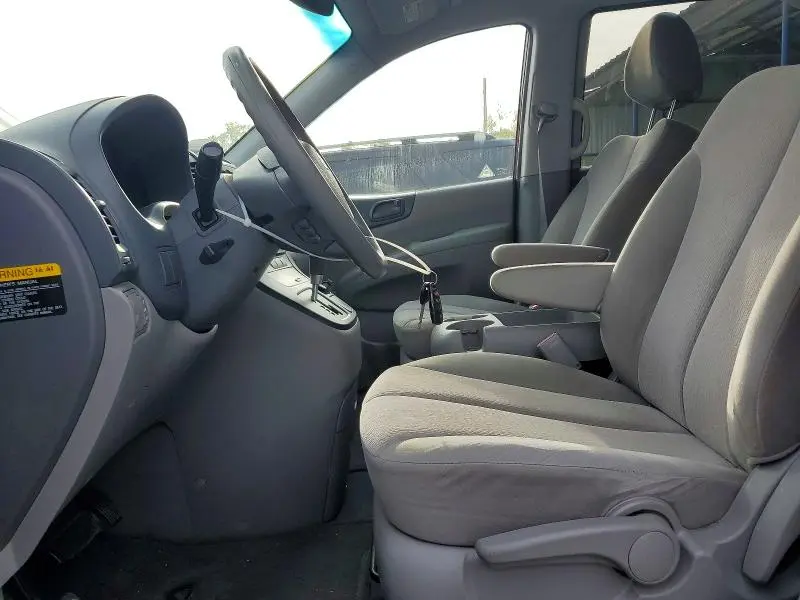 2012 KIA SEDONA LX  