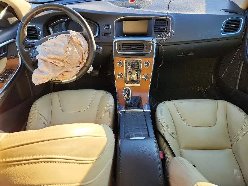 2016 VOLVO S60 PLATINUM  