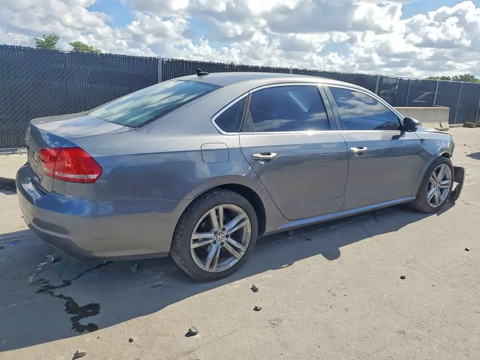 2014 VOLKSWAGEN PASSAT SE  