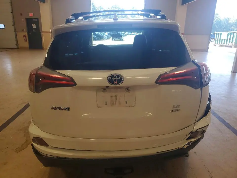 2016 TOYOTA RAV4 LE  