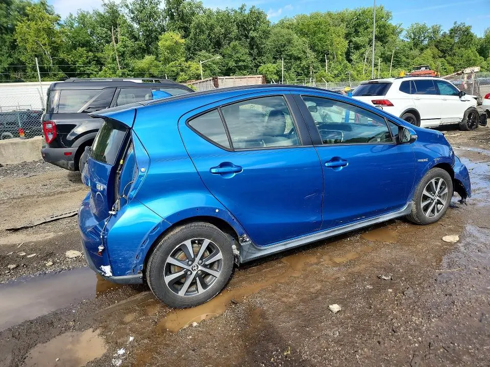 2018 TOYOTA PRIUS C THREE  