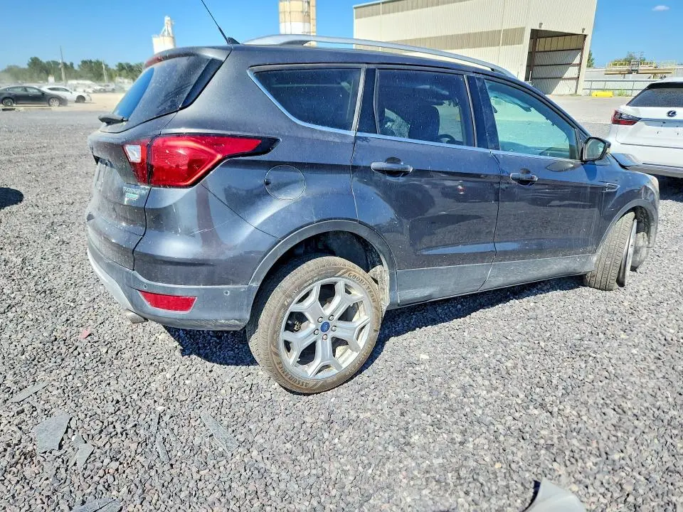 2019 FORD ESCAPE TITANIUM  