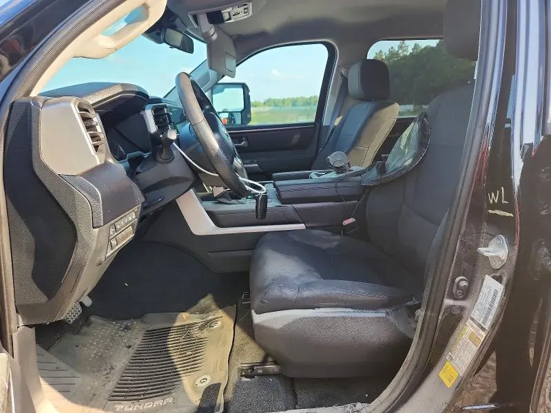 2023 TOYOTA TUNDRA CREWMAX SR5  