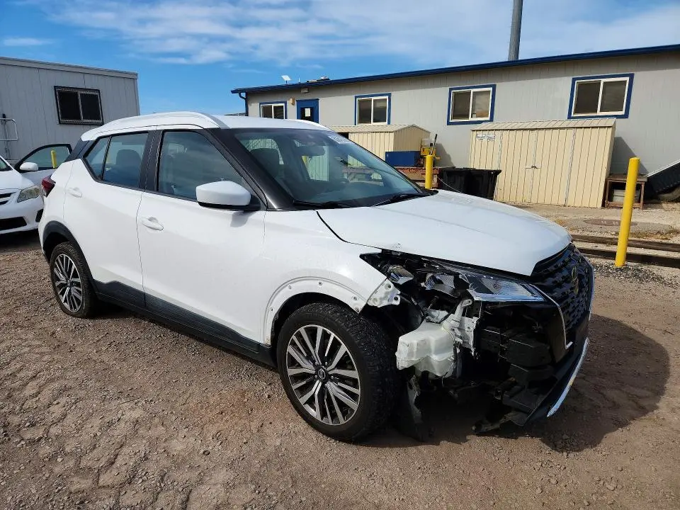 2021 NISSAN KICKS SV  