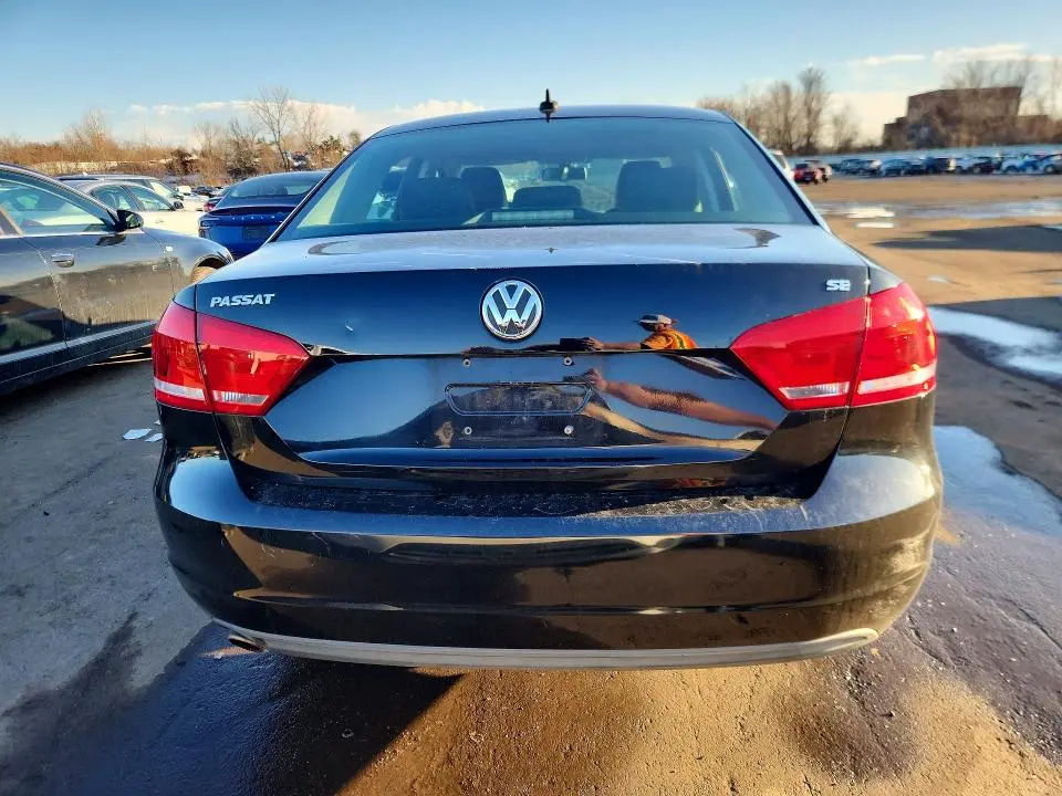 2013 VOLKSWAGEN PASSAT SE  