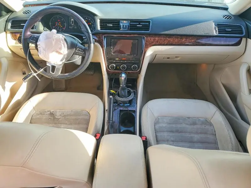 2012 VOLKSWAGEN PASSAT SEL  