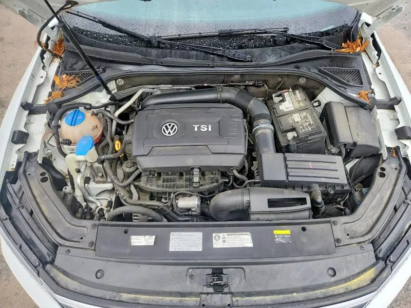 2017 VOLKSWAGEN PASSAT SE  