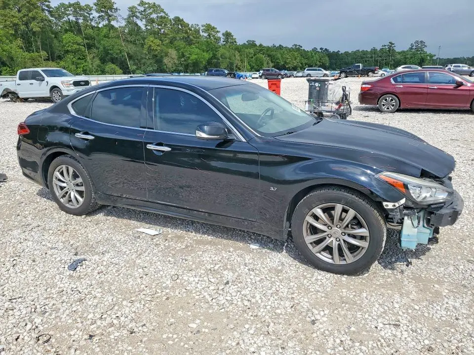 2015 INFINITI Q70 3.7  