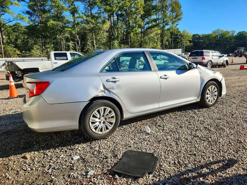 2013 TOYOTA CAMRY LE  