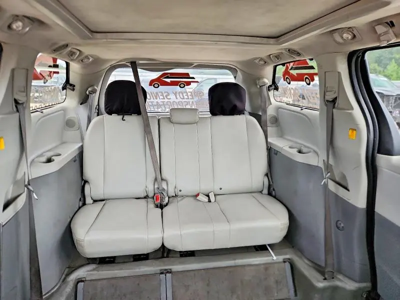 2011 TOYOTA SIENNA LIMITED 7-PASSENGER  
