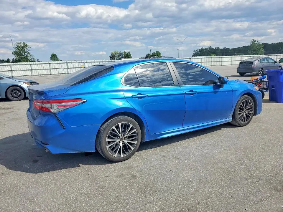 2018 TOYOTA CAMRY SE  