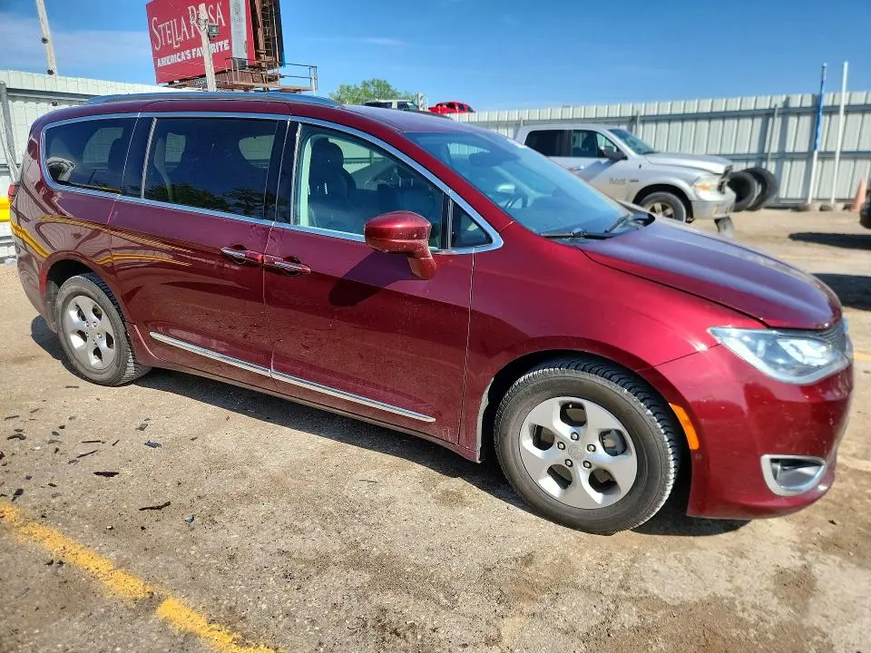 2017 CHRYSLER PACIFICA TOURING L PLUS  