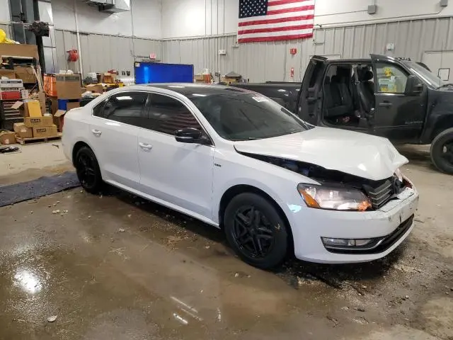 2015 VOLKSWAGEN PASSAT SE  