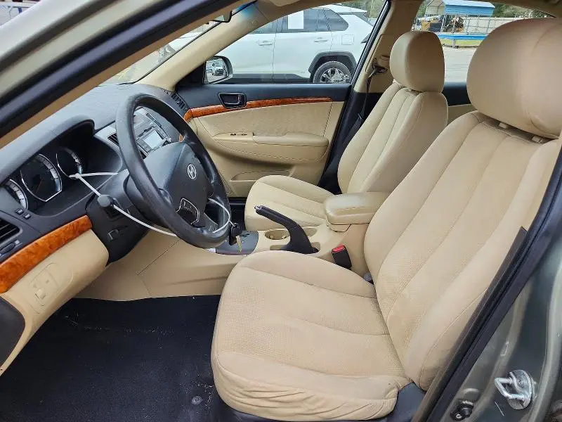 2010 HYUNDAI SONATA GLS  