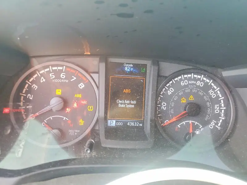 2023 TOYOTA TACOMA SR V6  
