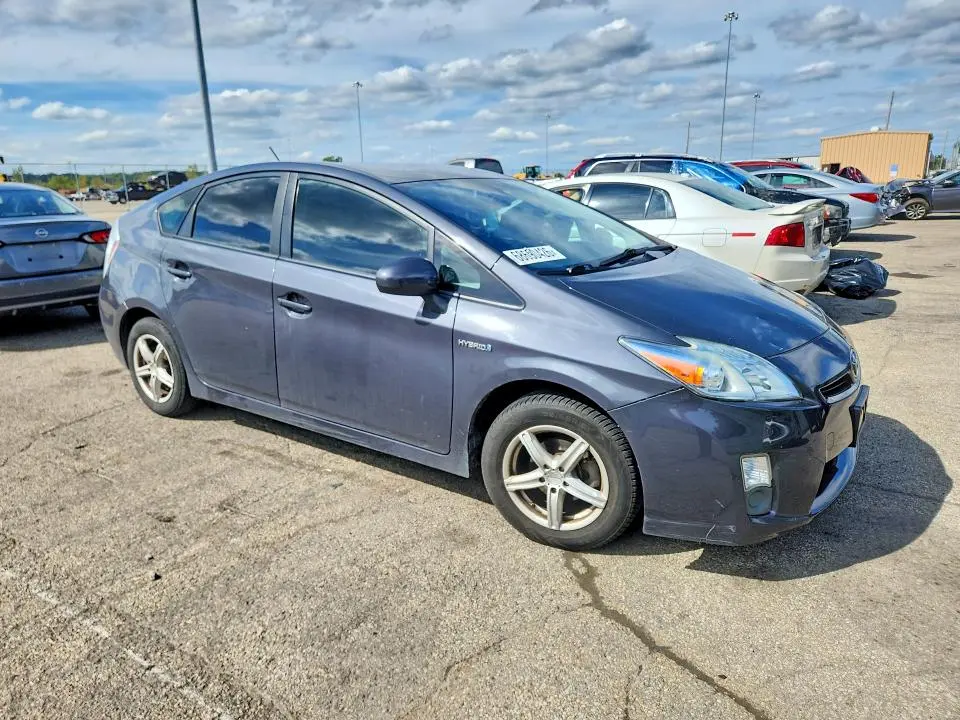 2010 TOYOTA PRIUS III  