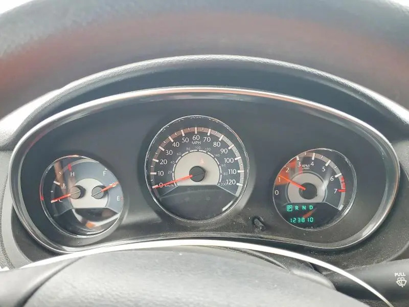 2013 CHRYSLER 200 LX  