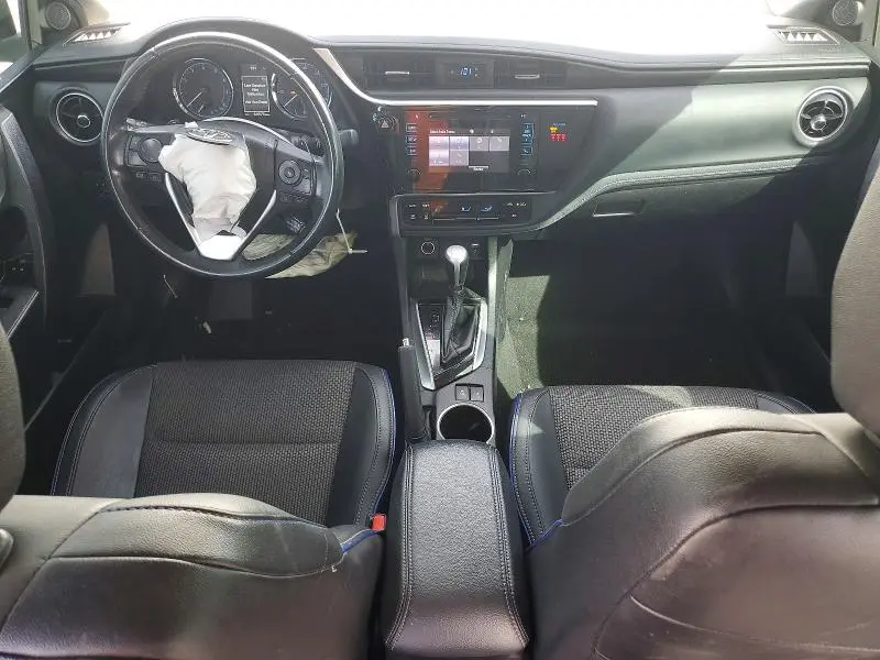 2019 TOYOTA COROLLA SE  