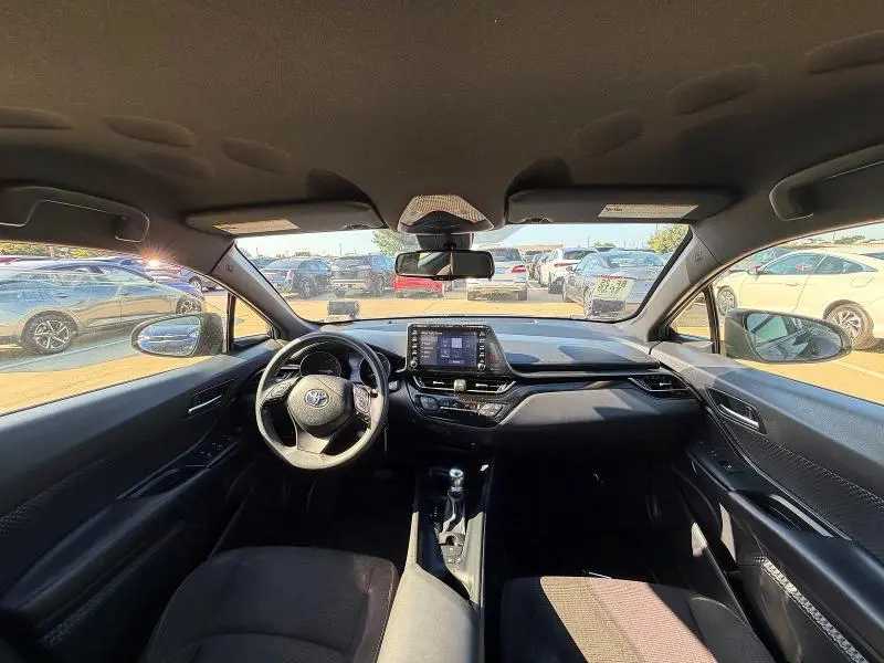 2019 TOYOTA C-HR LE  