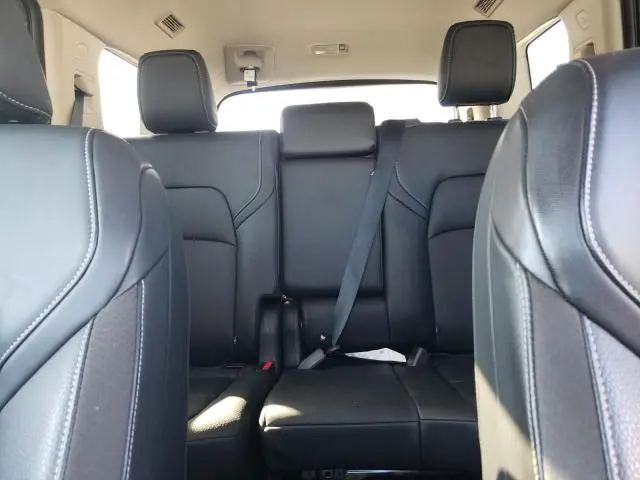 2024 NISSAN PATHFINDER SL  