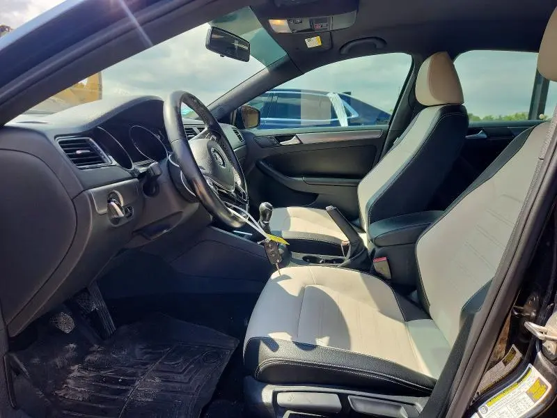 2016 VOLKSWAGEN JETTA SPORT  